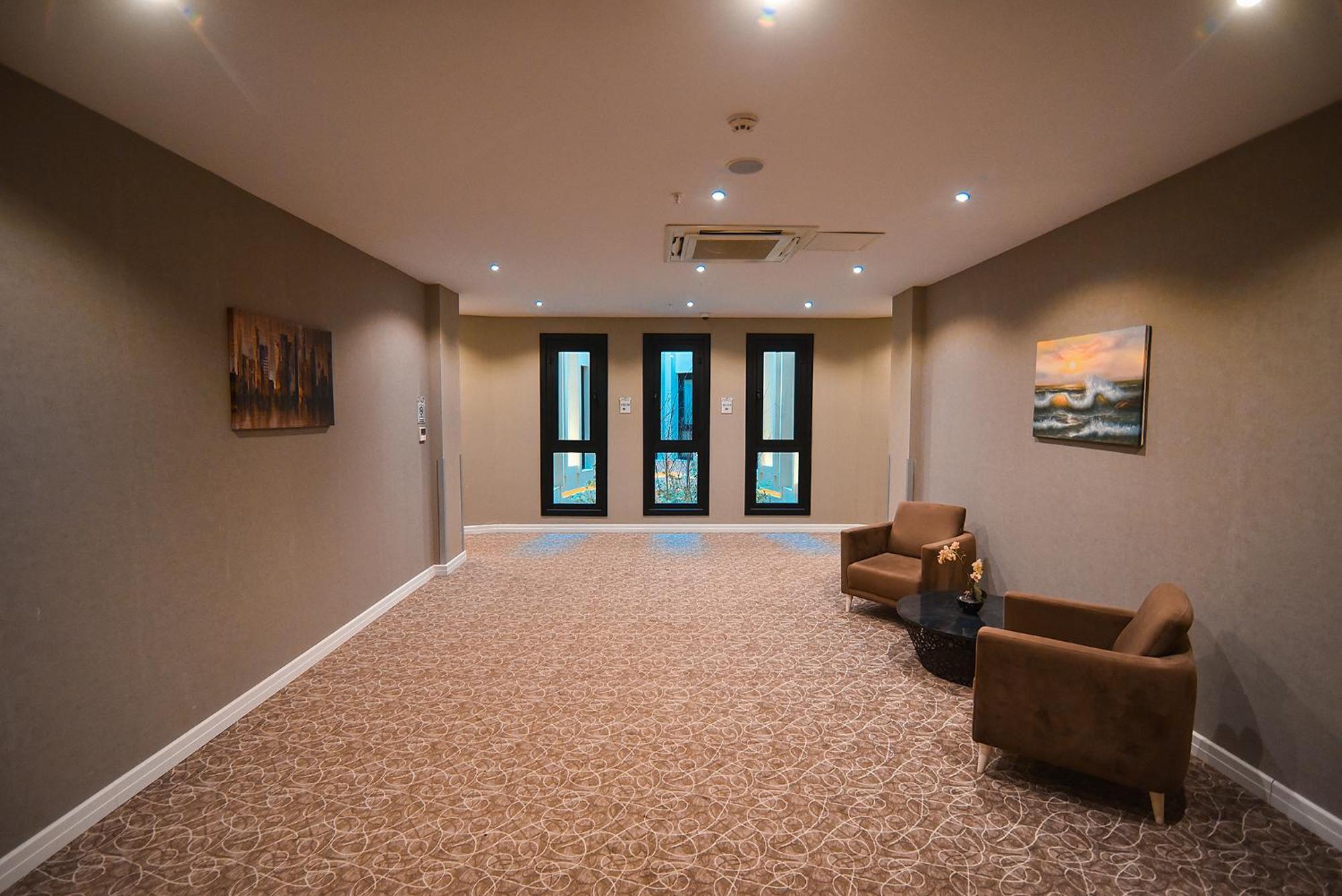 Royal Comfort Hotel Arakli Bagian luar foto