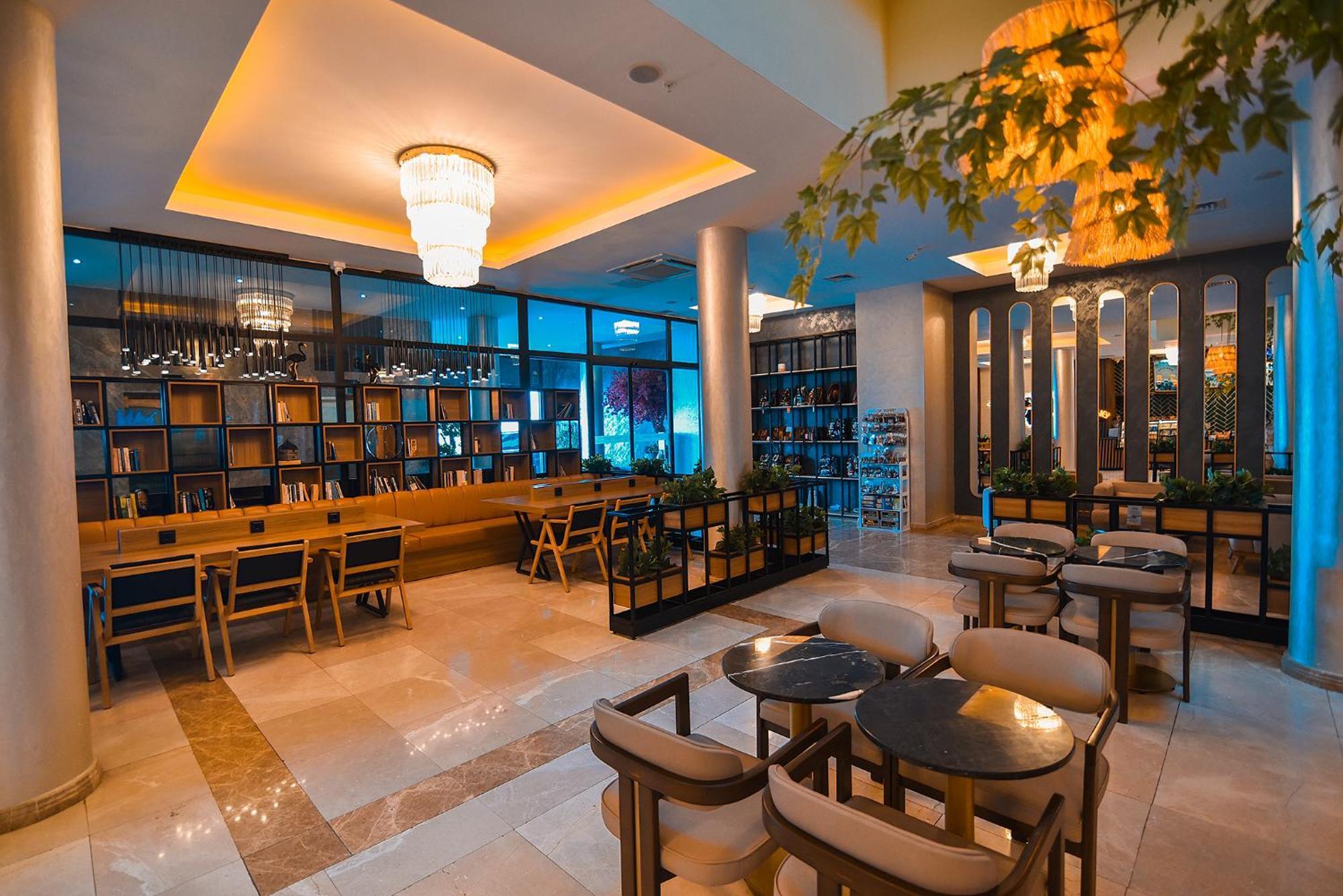 Royal Comfort Hotel Arakli Bagian luar foto