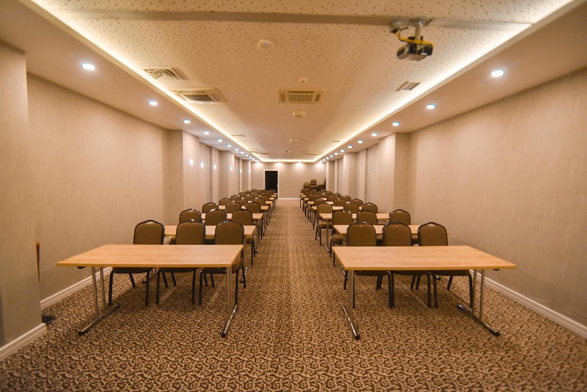 Royal Comfort Hotel Arakli Bagian luar foto