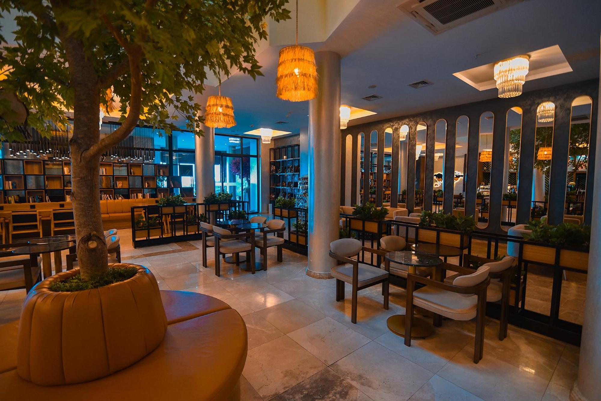 Royal Comfort Hotel Arakli Bagian luar foto
