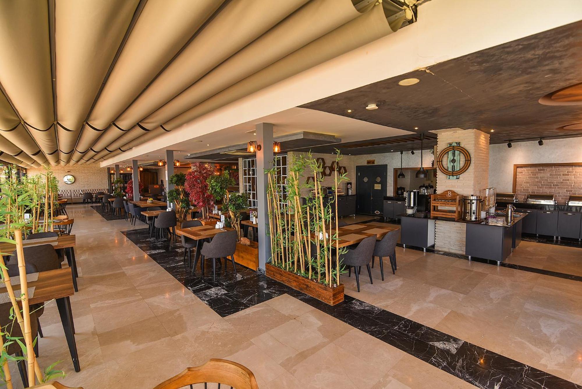 Royal Comfort Hotel Arakli Bagian luar foto