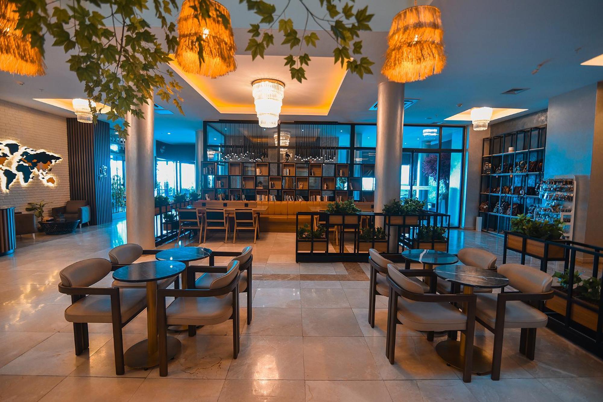 Royal Comfort Hotel Arakli Bagian luar foto