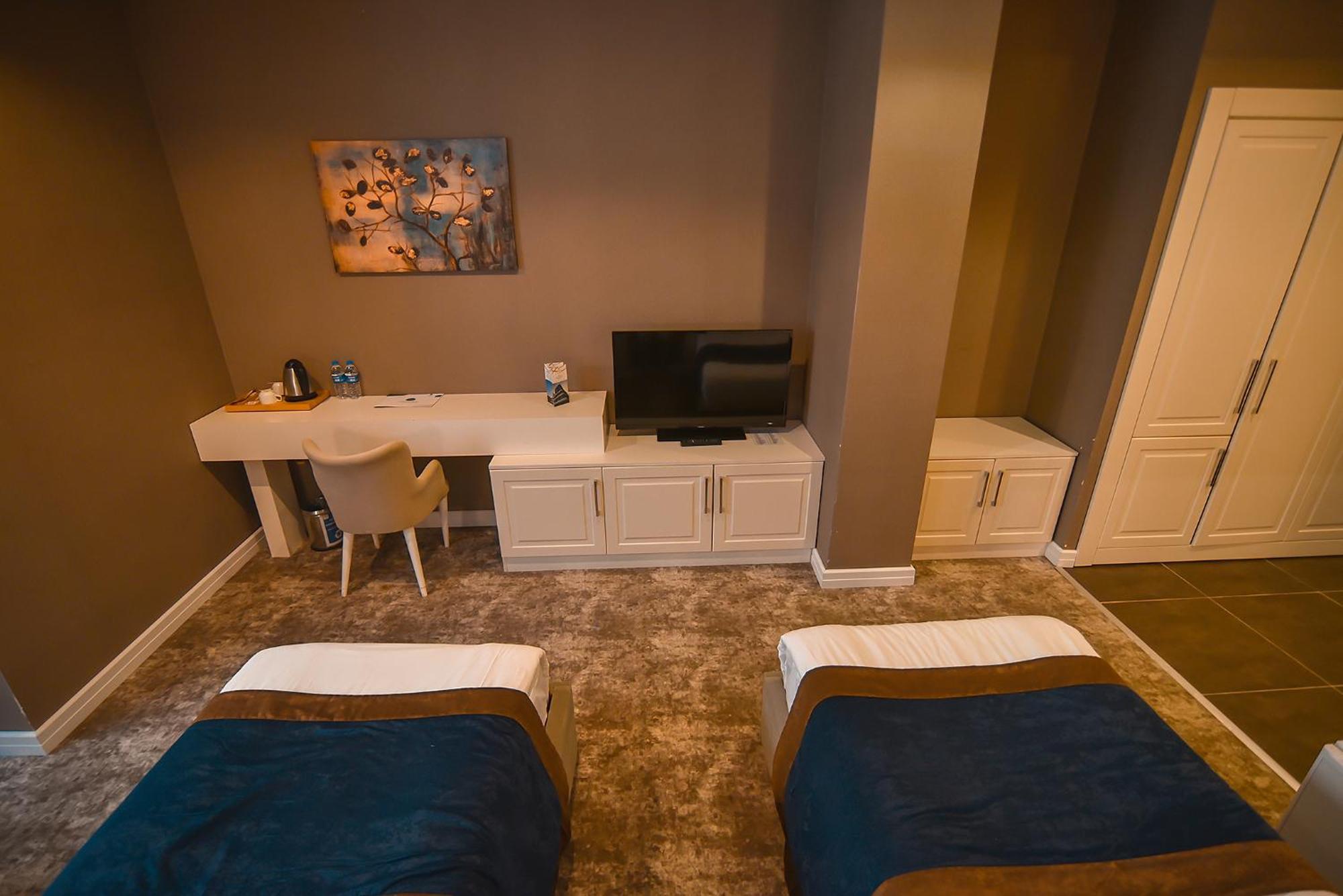 Royal Comfort Hotel Arakli Bagian luar foto