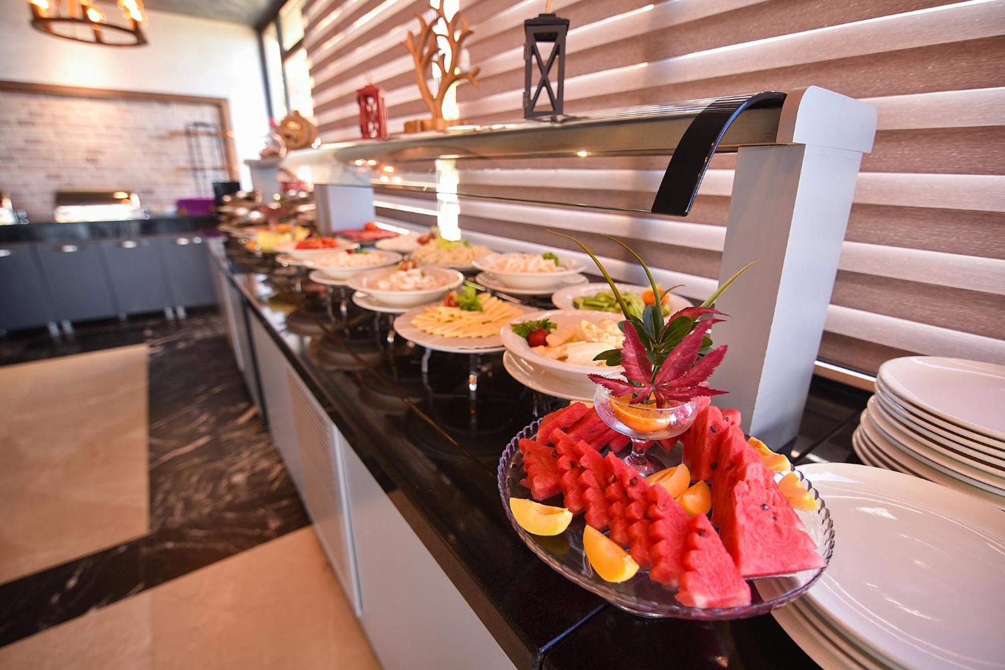 Royal Comfort Hotel Arakli Bagian luar foto