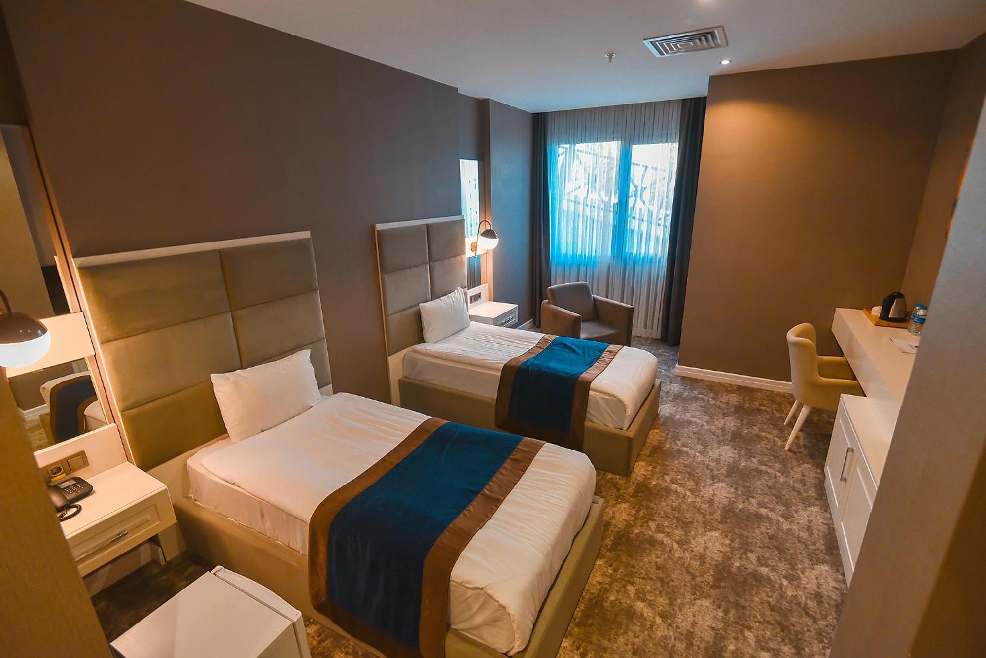 Royal Comfort Hotel Arakli Bagian luar foto